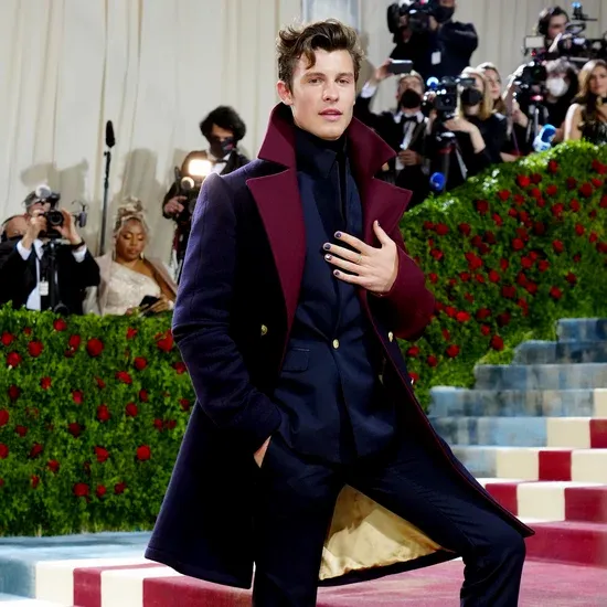 shawn-mendes-nail-art-met-gala.webp