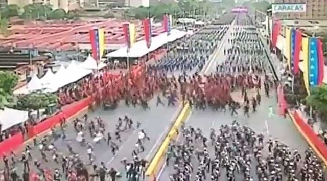 Atentado-Nicolas-Maduro-panico-multitud.jpg
