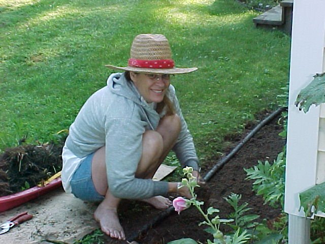 Pam.clearing.garden.July.03.jpg