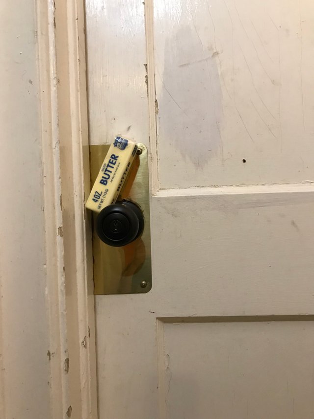 Cheap Security System: How to tell if someone has been in your room — Steemit