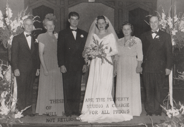 1940's - Dick Morehead, his parents, Dwana Pickett, Anatha, Dwight, Wedding of Dick and Dwana.png