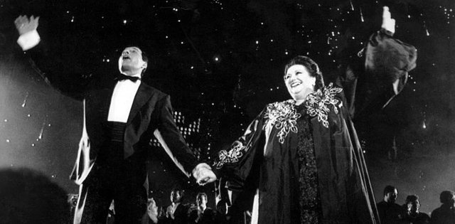 freddie-and-montserrat-caballe-in-1988.jpg