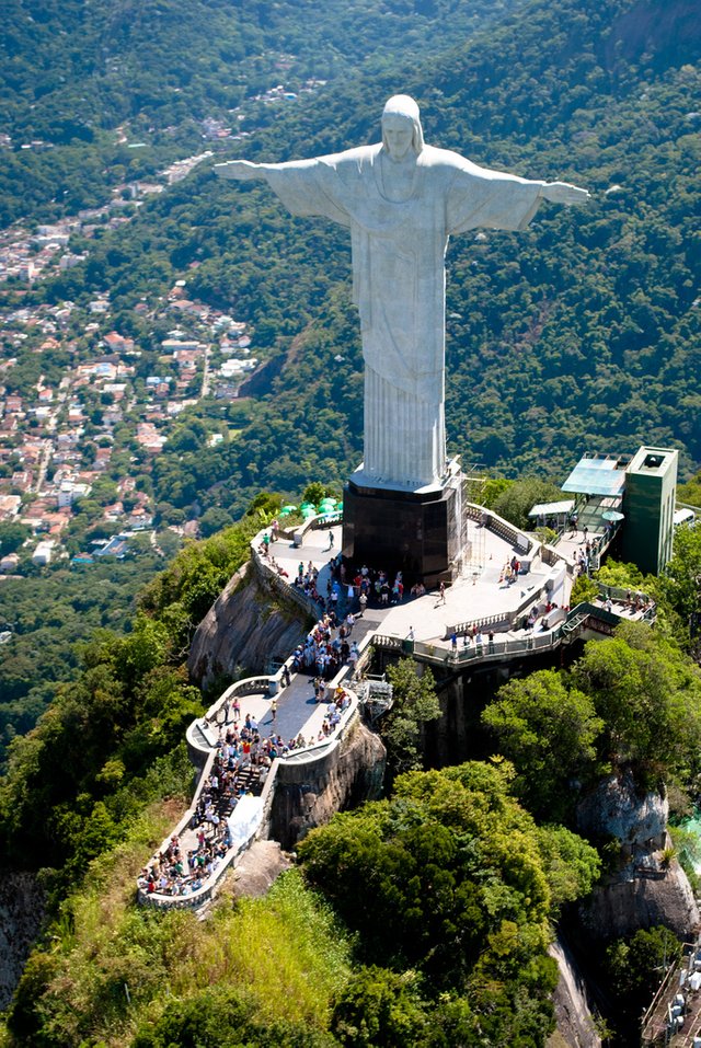 Aerial_view_of_the_Statue_of_Christ_the_Redeemer(0).jpg