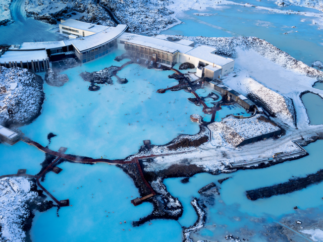 Blue-Lagoon-Iceland-DesignMarch-840x630.png