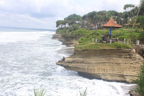 wisata-pantai-batu-hiu-2_a.jpg