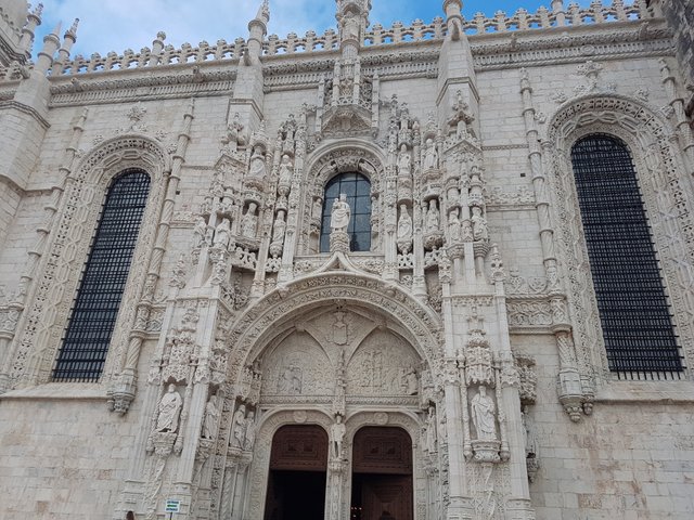 Lisboa 5 - 0649 - Mosteiro dos Jerônimos 01.jpg