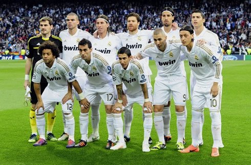 cristiano-ronaldo-491-real-madrid-line-up-against-bayern-munich-in-uefa-champions-league-2012.jpg