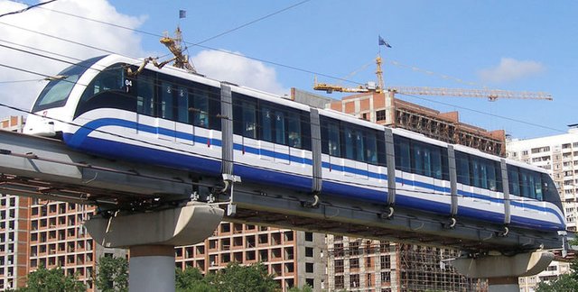 Moscow_Monorail_train_(cropped).jpg