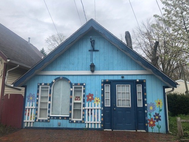 blue house.jpg