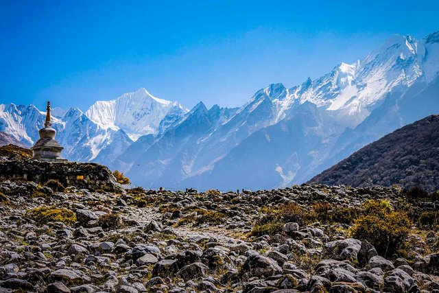 Langtang-Kyanjin-Gompa_1800x1200.jpg