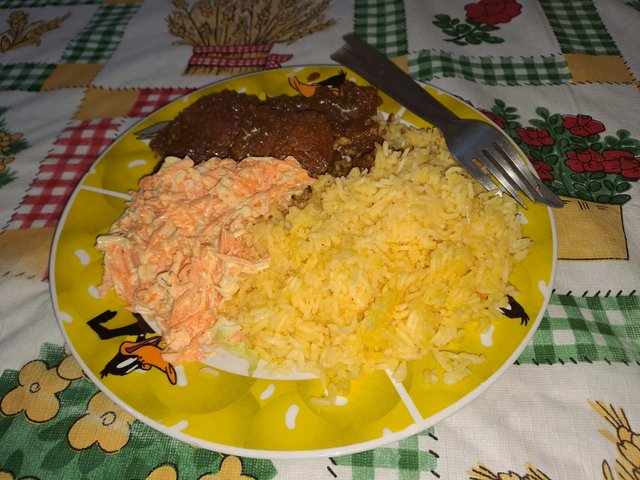 arrozcarneyensalada.jpg