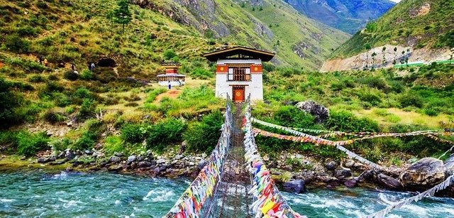 thewall_bhutan-700x336.jpg