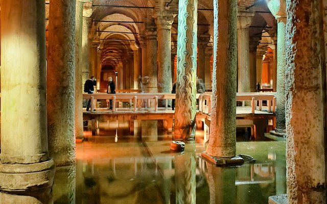 8e3a22dc-9ea0-40b8-af28-b6cde6c19062-11979-istanbul-skip-the-line-basilica-cistern-tickets-with-highlights-tour-01.jpg