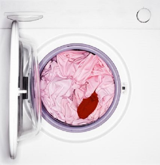 Laundry-dye-stain-GettyImages-200151352-001-58d163e53df78c3c4ff07551.jpg