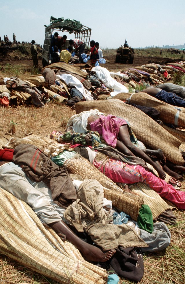 Bodies_of_Rwandan_refugees_DF-ST-02-03035.jpg