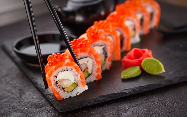 sushi-2853382.jpg