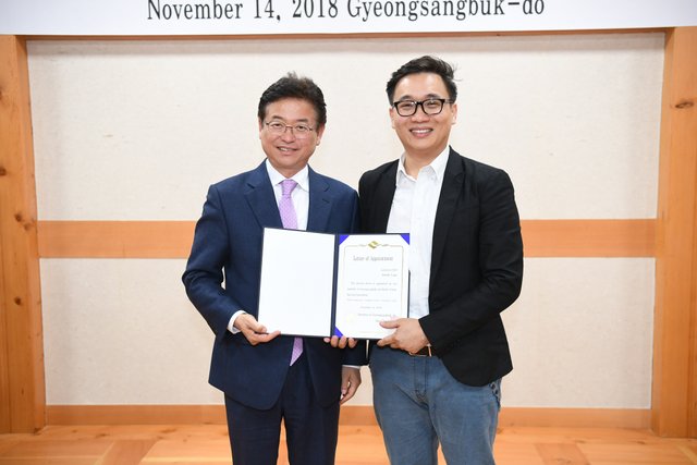 Gyeongsangbuk-do Governor, Lee Cheol-Woo, presented Anndy Lian with a Letter of Appointment.jpg