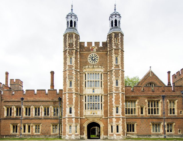 Eton_College_front_4.jpg