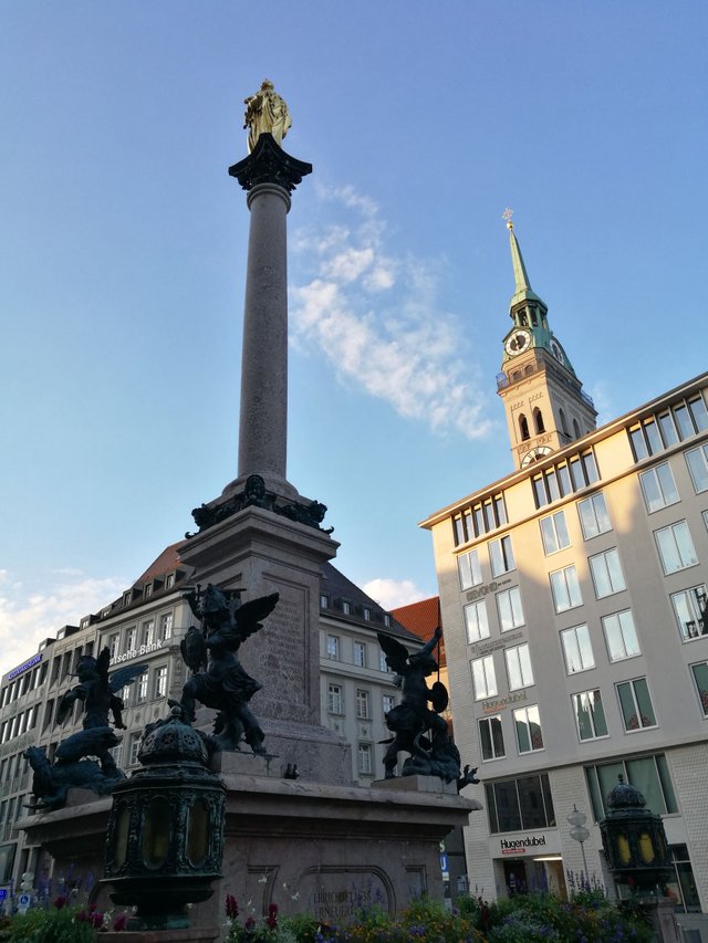 Marienplatz8.jpg