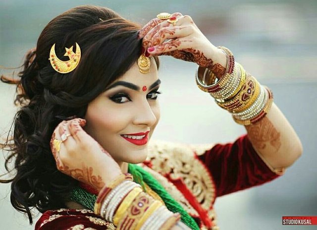 e5b6b0c30588c4244a21badc72aec47e--simple-sarees-bride-makeup.jpg