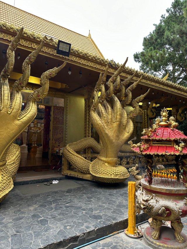 Wat Pa Phu Thap Boek1.jpg