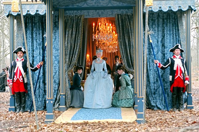 echocinematics_marieantoinette_french_dauphine_wardrobe_costume_film_canonero_coppola.jpeg