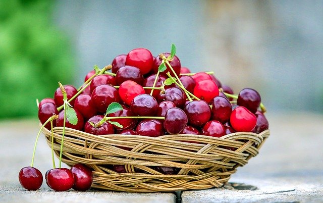 cherries-3728710_640.jpg
