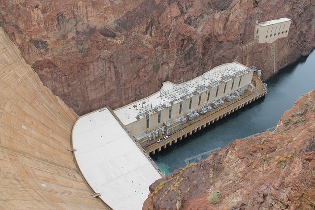 hoover-dam-2107964_960_720.jpg