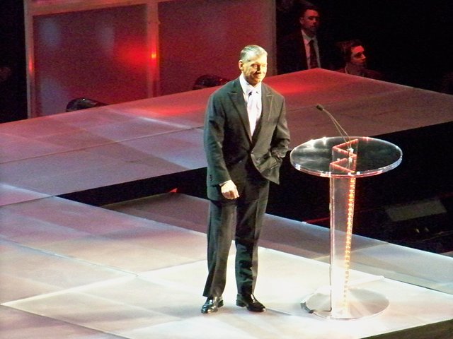 2048px-Vince_McMahon_hof.jpg