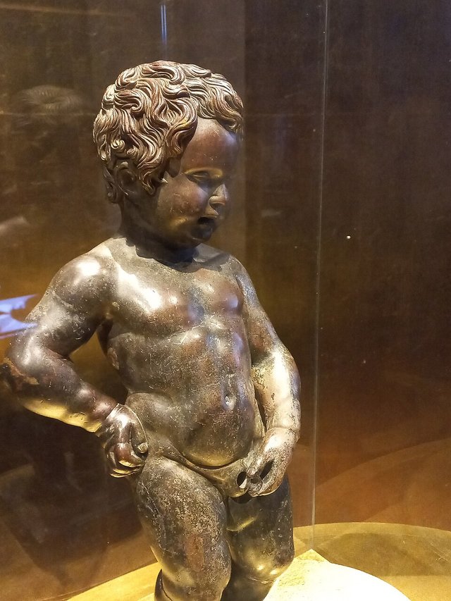 Originele_beeld_van_Manneken_Pis.jpg