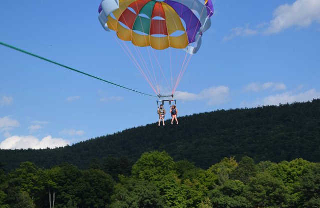 parasailing.jpg