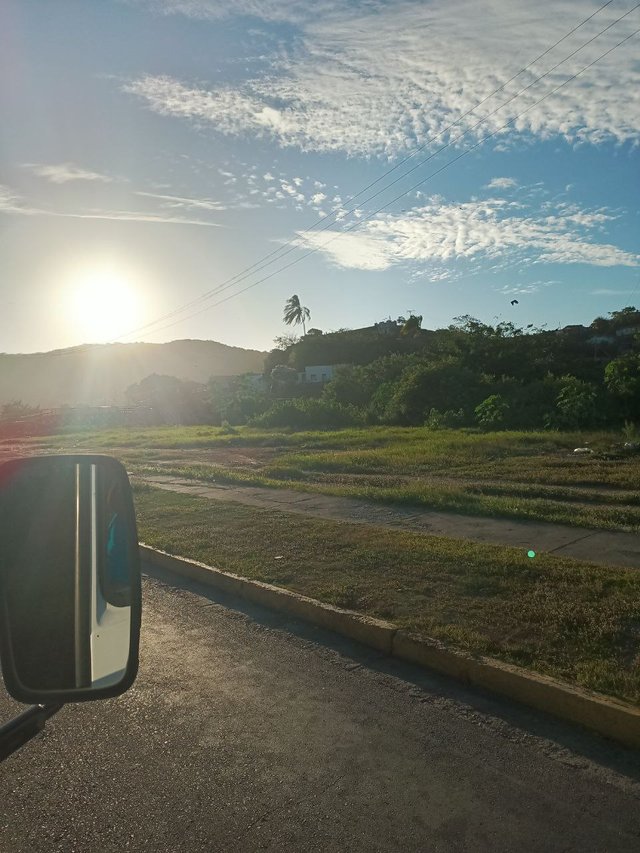 Hermoso paisaje en la calle.jpg