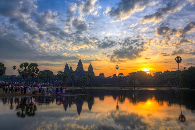 Angkor Wat Sunrise.jpg