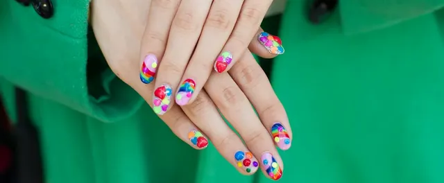 summer-pop-nail-art-trend.webp