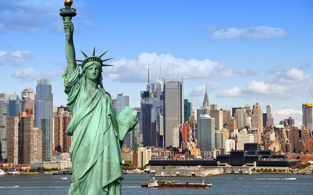 USA_Houses_Statue_of_Liberty_New_York_City_515564_2560x1600.jpg