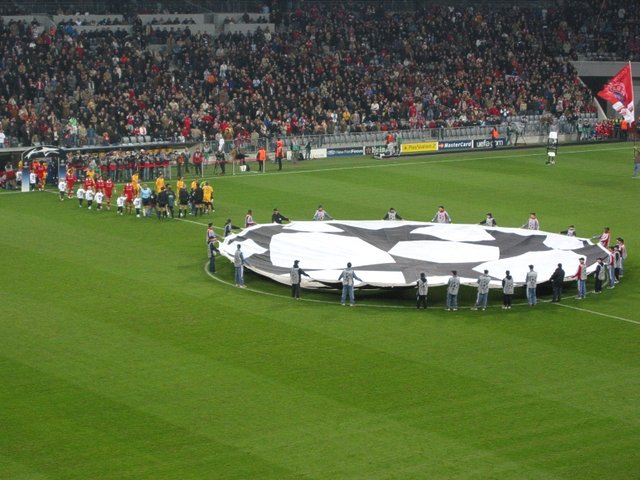 UEFA-Champions-League-2005-06-FCB-Juventus.jpg