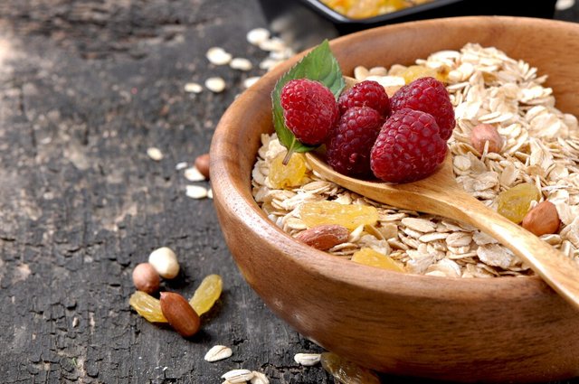 healthy-breakfast-oatmeal-berries_2829-14088.jpg