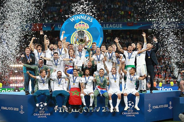 1024px-Real_Madrid_C.F._the_Winner_Of_The_Champions_League_in_2018_(1).jpg