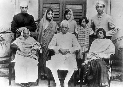 800px-nehru-family-tm.jpg