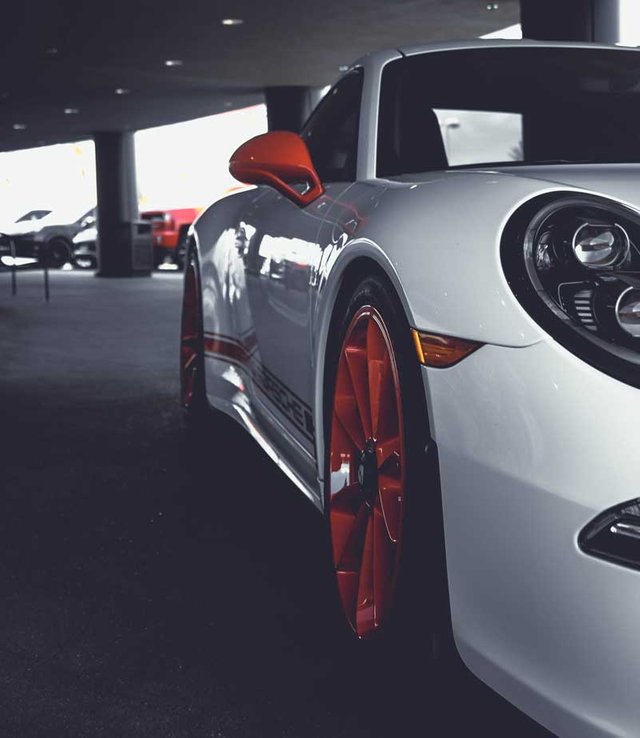 porsche-imparkhaus-Photo-NeONBRAND.jpg