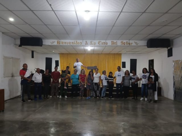 servicio iglesia 72.jpg