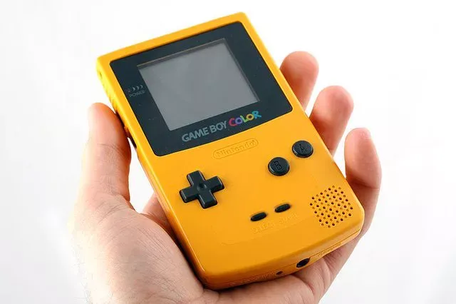 Nintendo-Game-Boy-Color-anos-90.jpg.webp