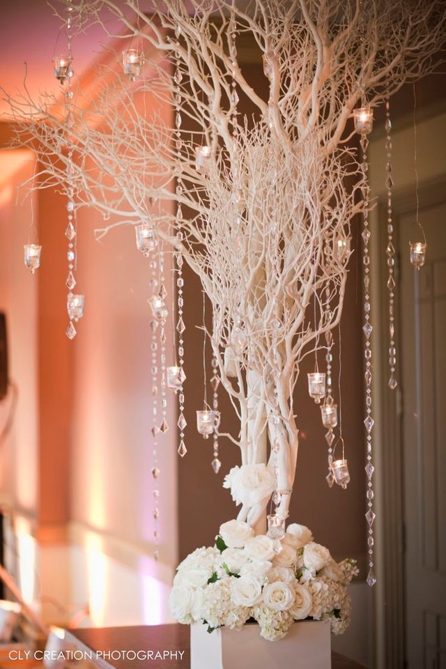 all-white-tree-wedding-decor-with-crystal-garlands-for-winter-wonderland-wedding-theme.jpg