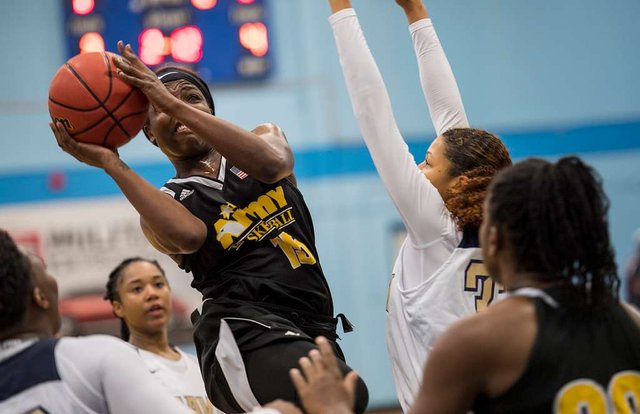 us-army-2nd-lt-kiana-doliveira-attempts-to-score-during-a-basketball-game-78138b-1024.jpg