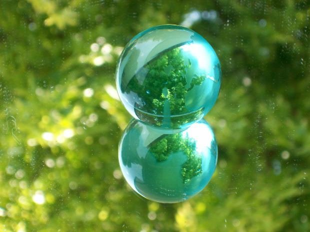 mirror-image-green-ball.jpg