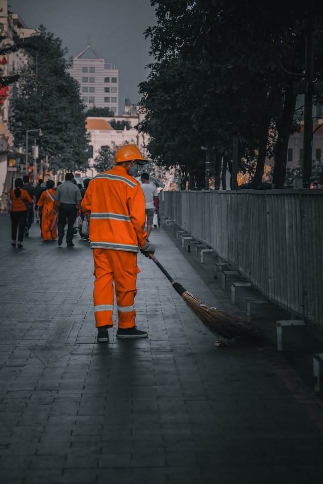 sanitation-worker-7082177_1280.jpg