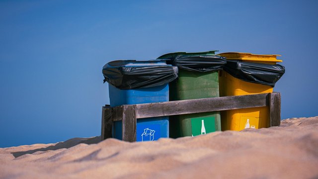 garbage-can-7010059_1280.jpg