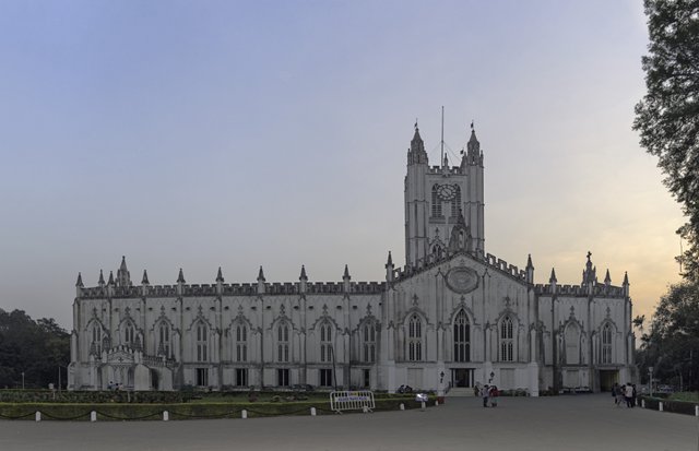 St._Paul's_Cathedral_in_Kolkata.jpg