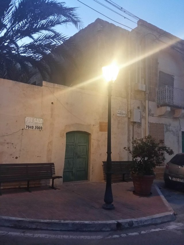 Gozo night street lamp.jpg