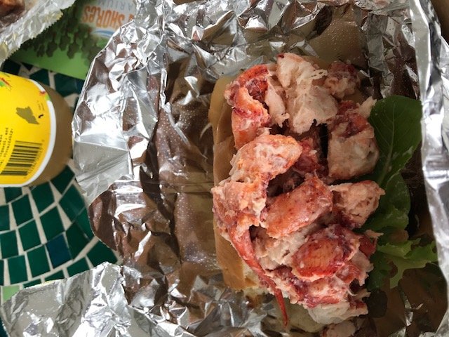 LOBSTER ROLL NH.JPG